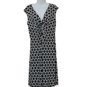 𝅺selina Studio black and white patterned dress.